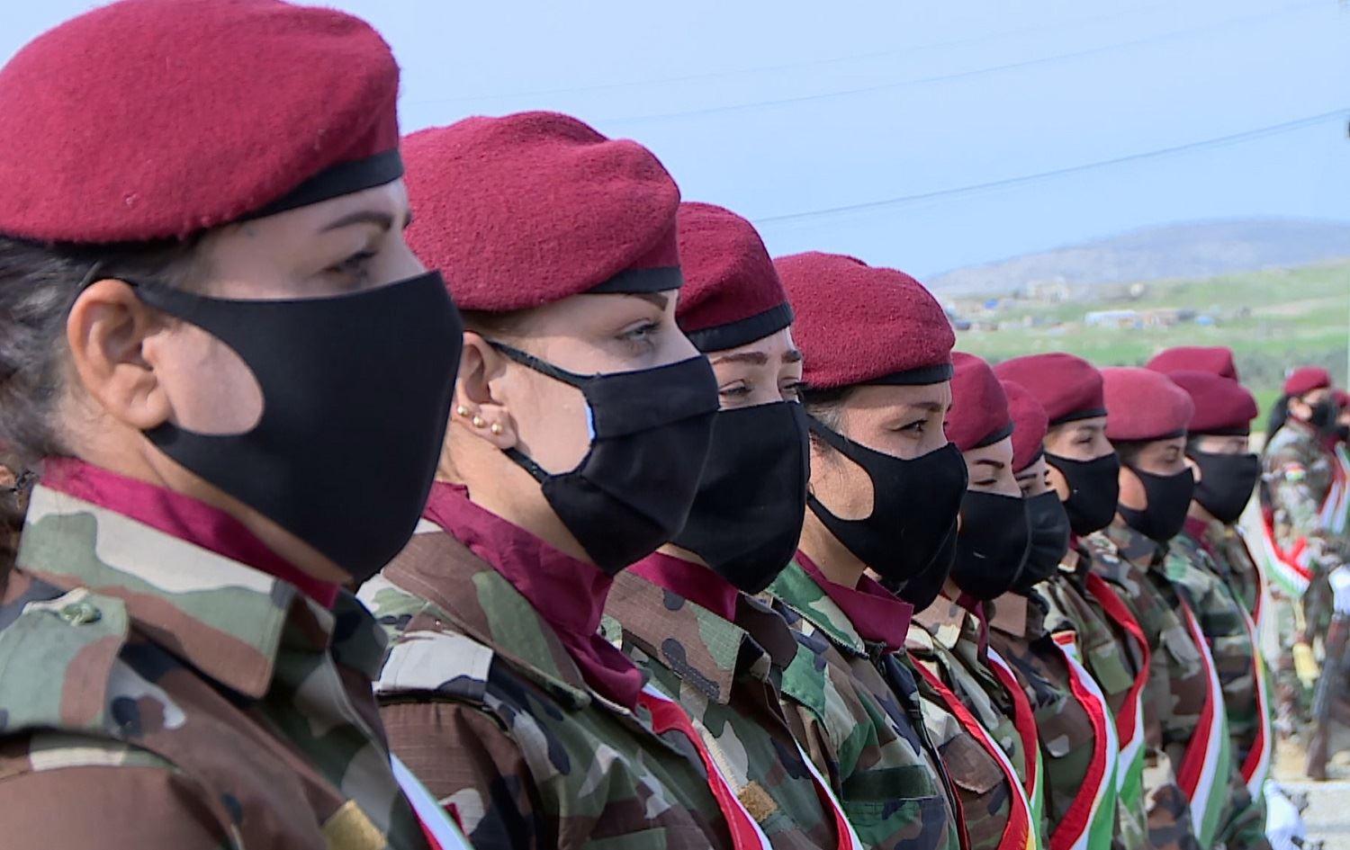 88 jinên Êzidî perwerdeya leşkerî bi dawî kirin