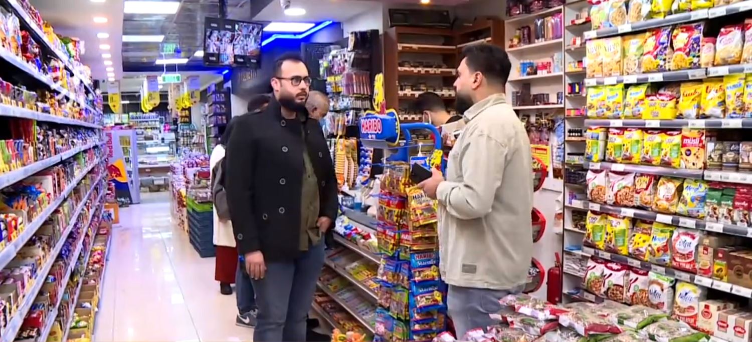 Du penaberên Efrînî li Stenbolê du supermarket vekirine