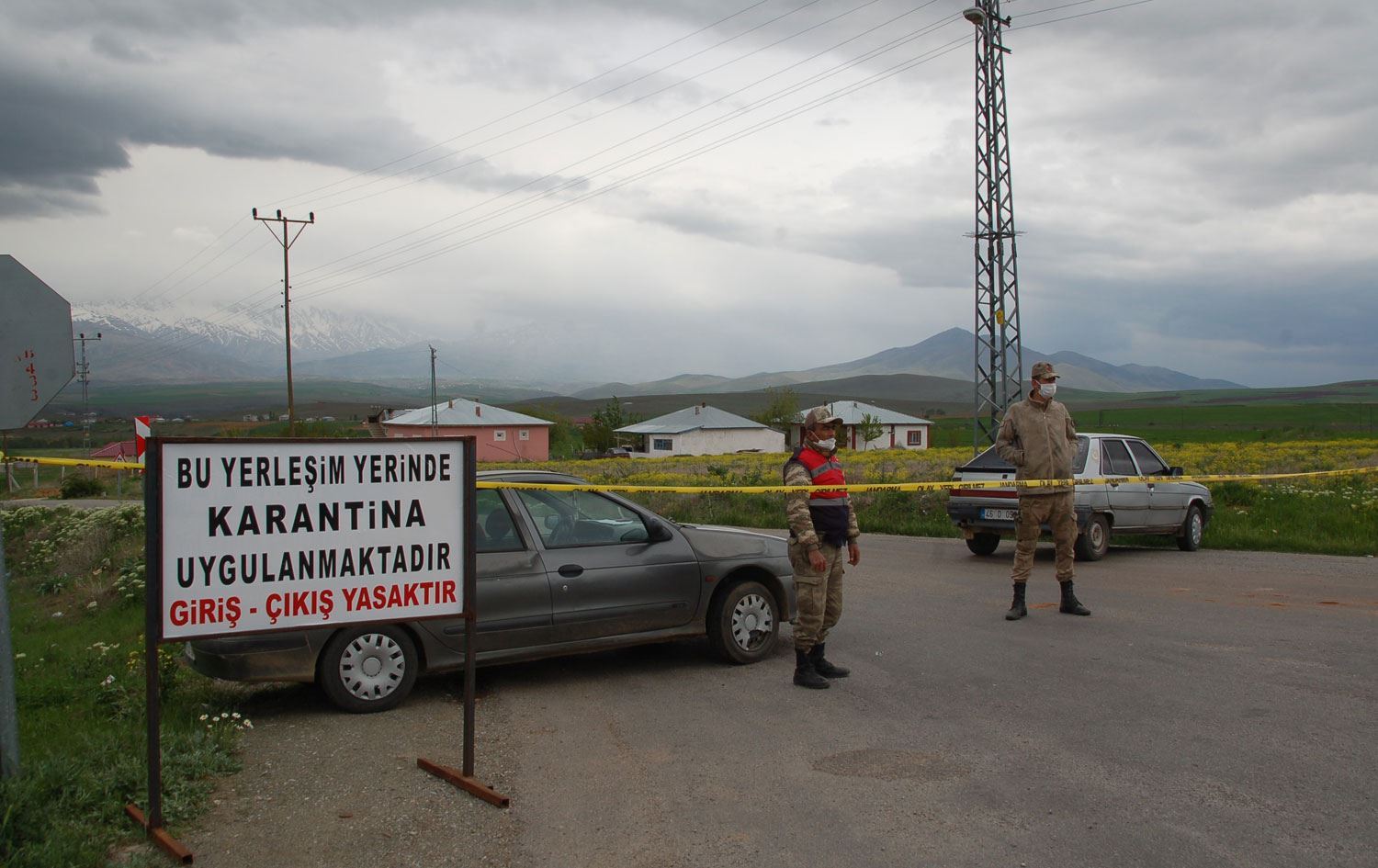 Maraş ve Adıyaman'da çok sayıda köy ve mahalle karantina alındı