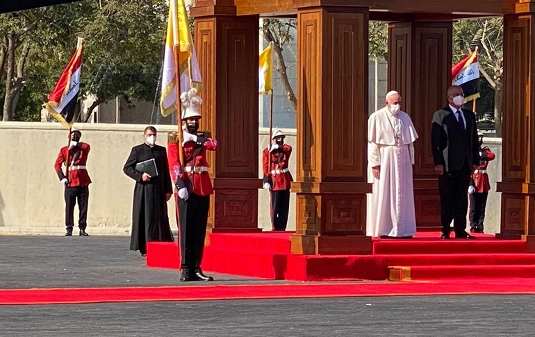 برهم صالح يستقبل البابا