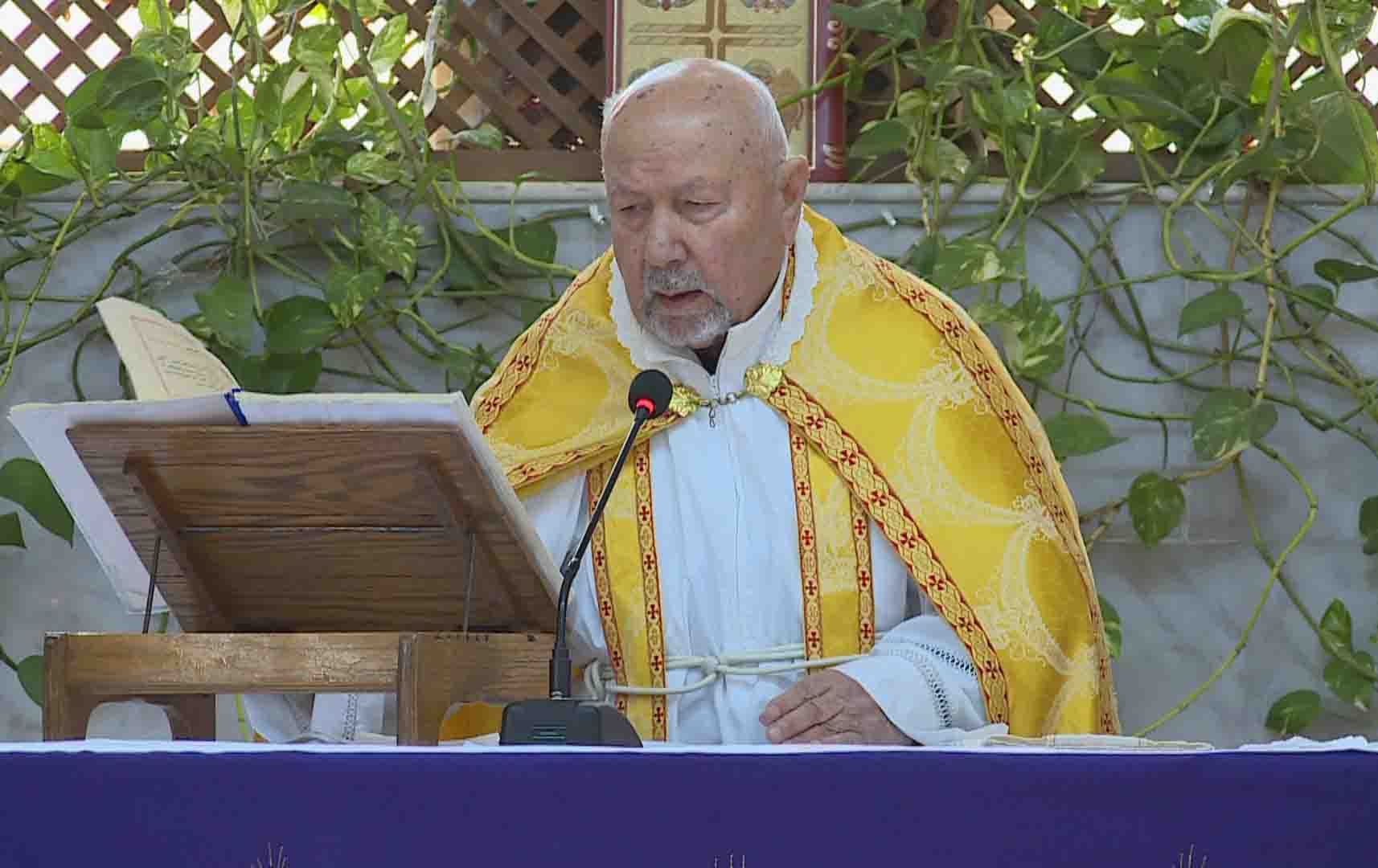 قەشەیەک لە شەقڵاوە: بە نوێژ و نزاوە پێشوازی لە پاپا دەکەین