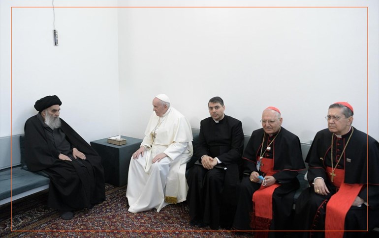 جانب من لقاء البابا فرنسيس مع المرجع الديني الأعلى علي السيستاني