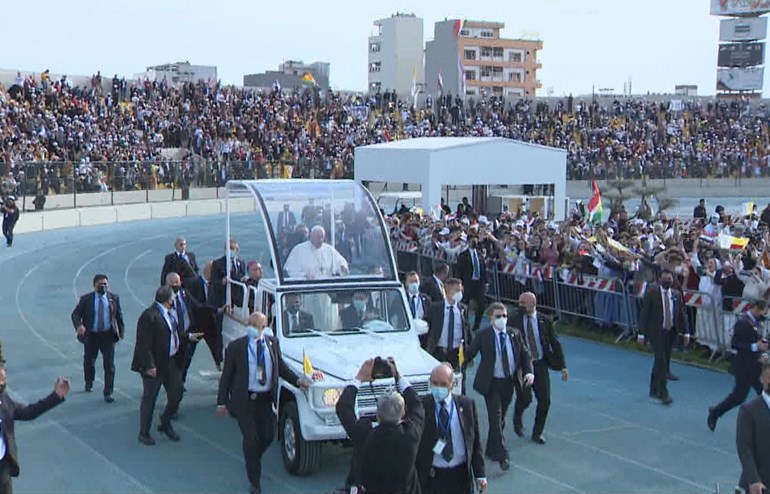 Pope Francis arrives at Erbil's Franso Hariri stadium. Photo: Rudaw