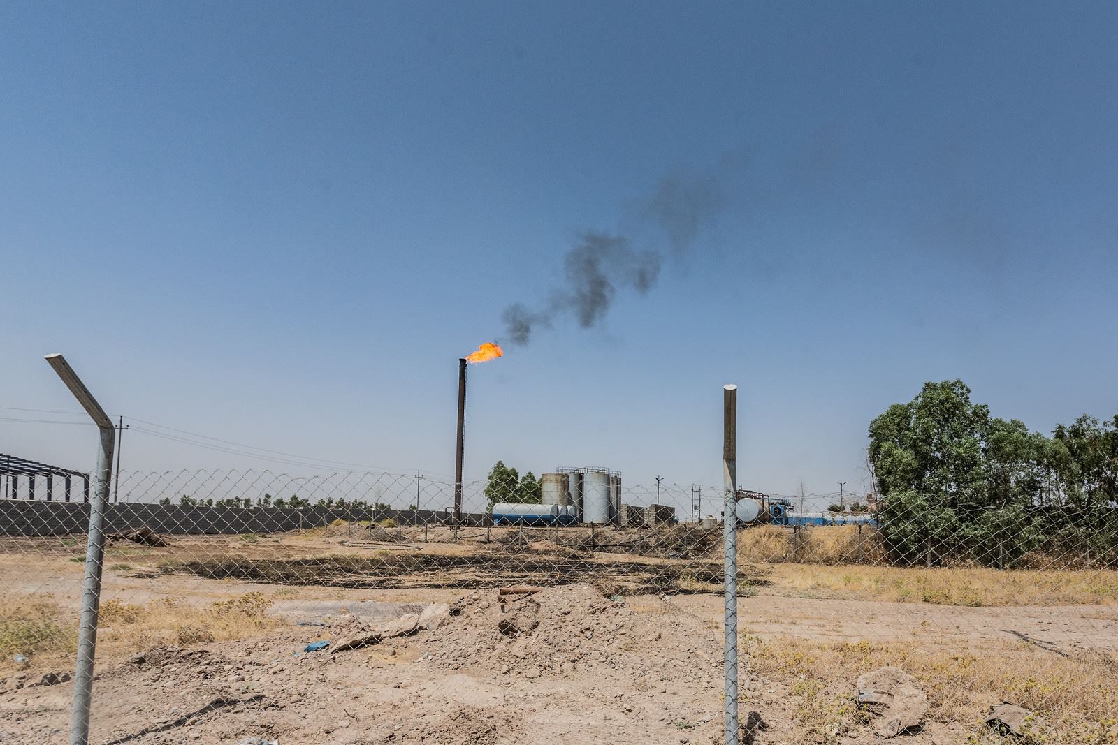 پێشەوا هەورامانی: سووتەمەنیی 'ژەهراوی' لە پاڵاوگە و گۆڕەپانە بێمۆڵەتەکان دەفرۆشرێت