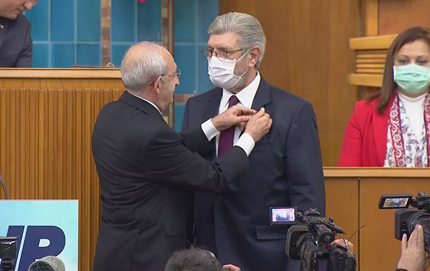 Cîhangîr Îslam derbasî CHPê bû