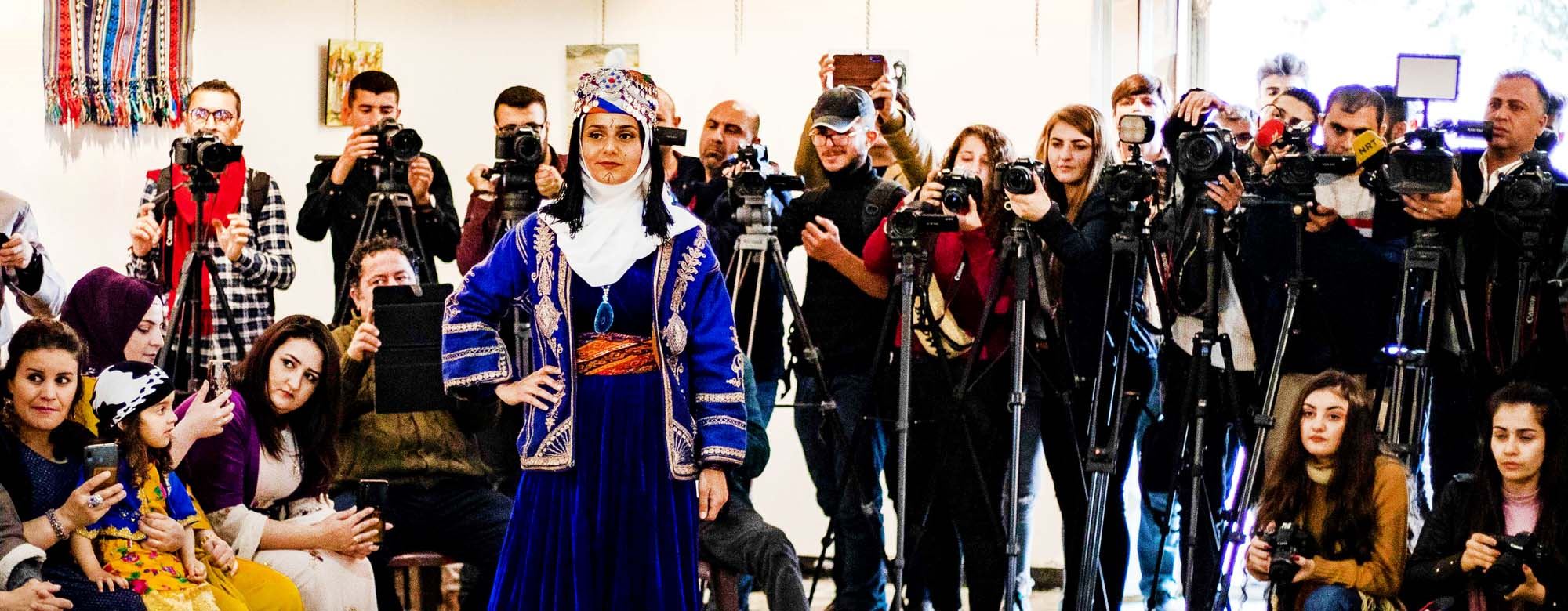 WÊNE - Li Rojavayê Kurdistanê Roja Cilûbergên Kurdî