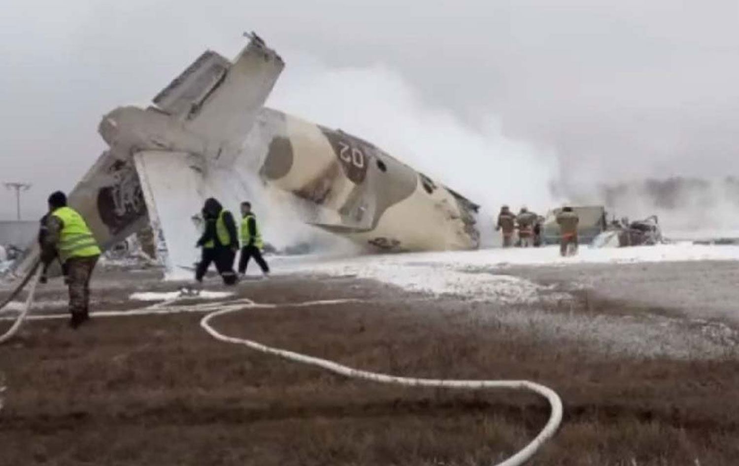 Kazakistan'da askeri uçak düştü: 4 ölü, 2 yaralı