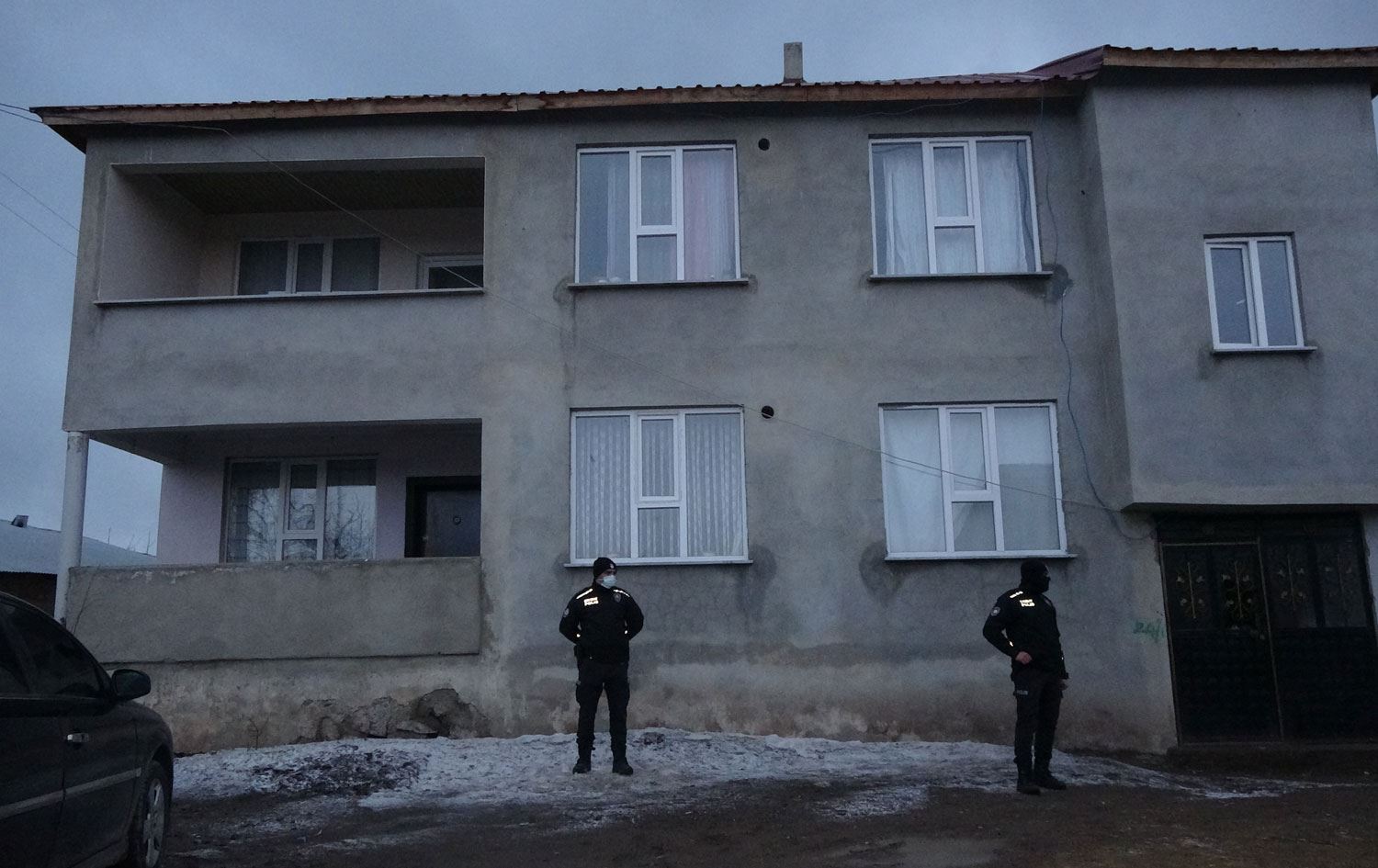 Van'da bir kişi 4 çocuk sahibi eşini öldürdü