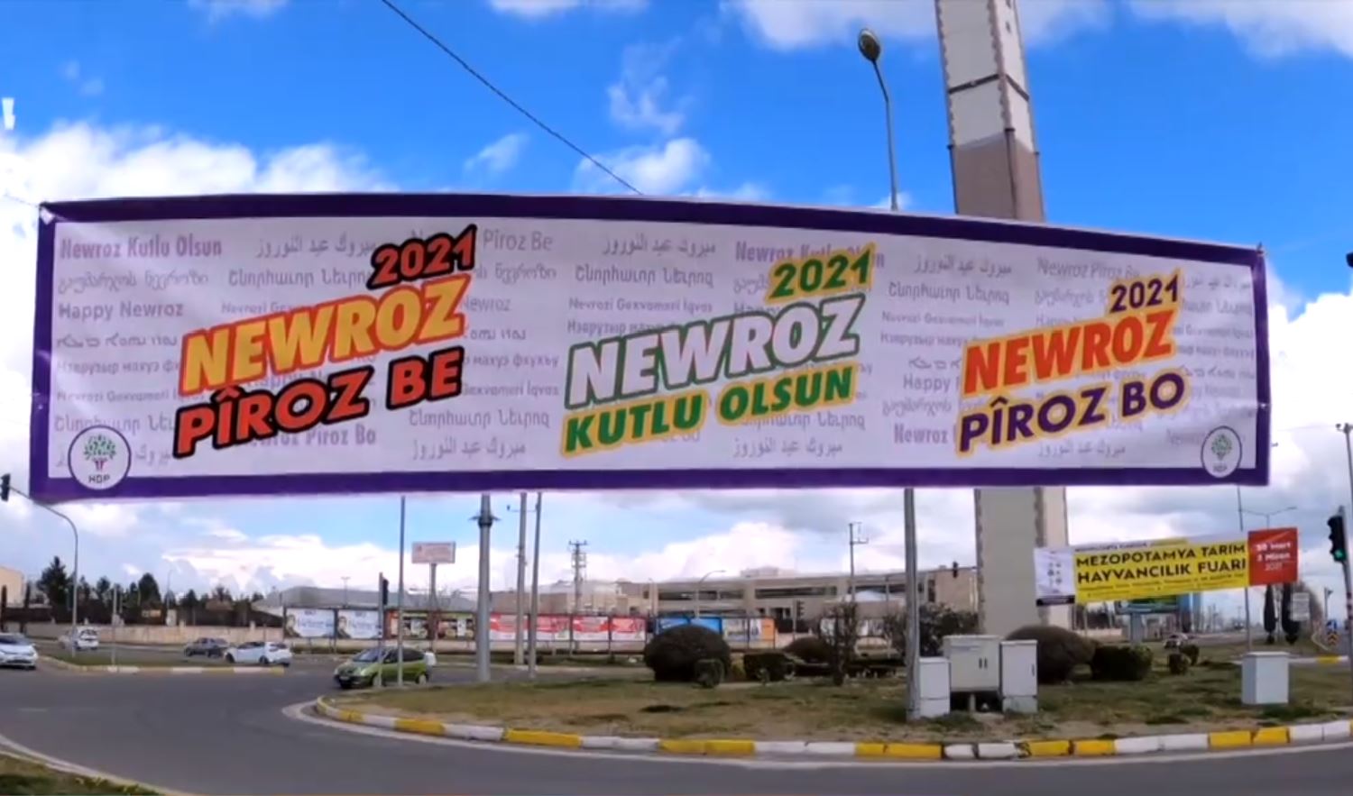 Komîteya Newroza Amedê: Bi cil û bergên Kurdî bên qada Newrozê