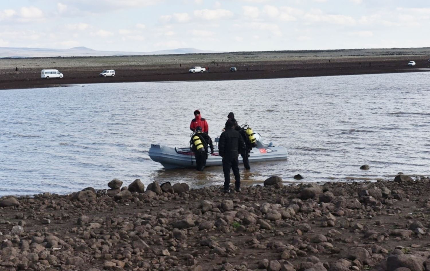 Urfa'da teknenin alabora olması sonucu kaybolan 2 kişiden 1'inin cesedine ulaşıldı