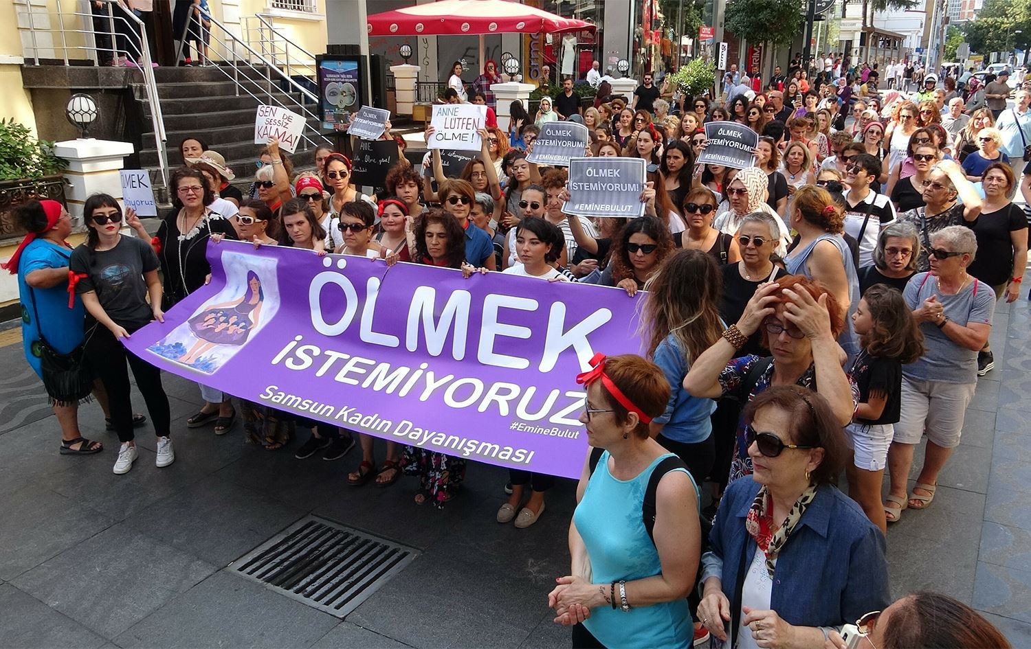 Tirkiye ji Peymana Stenbolê vekişiya