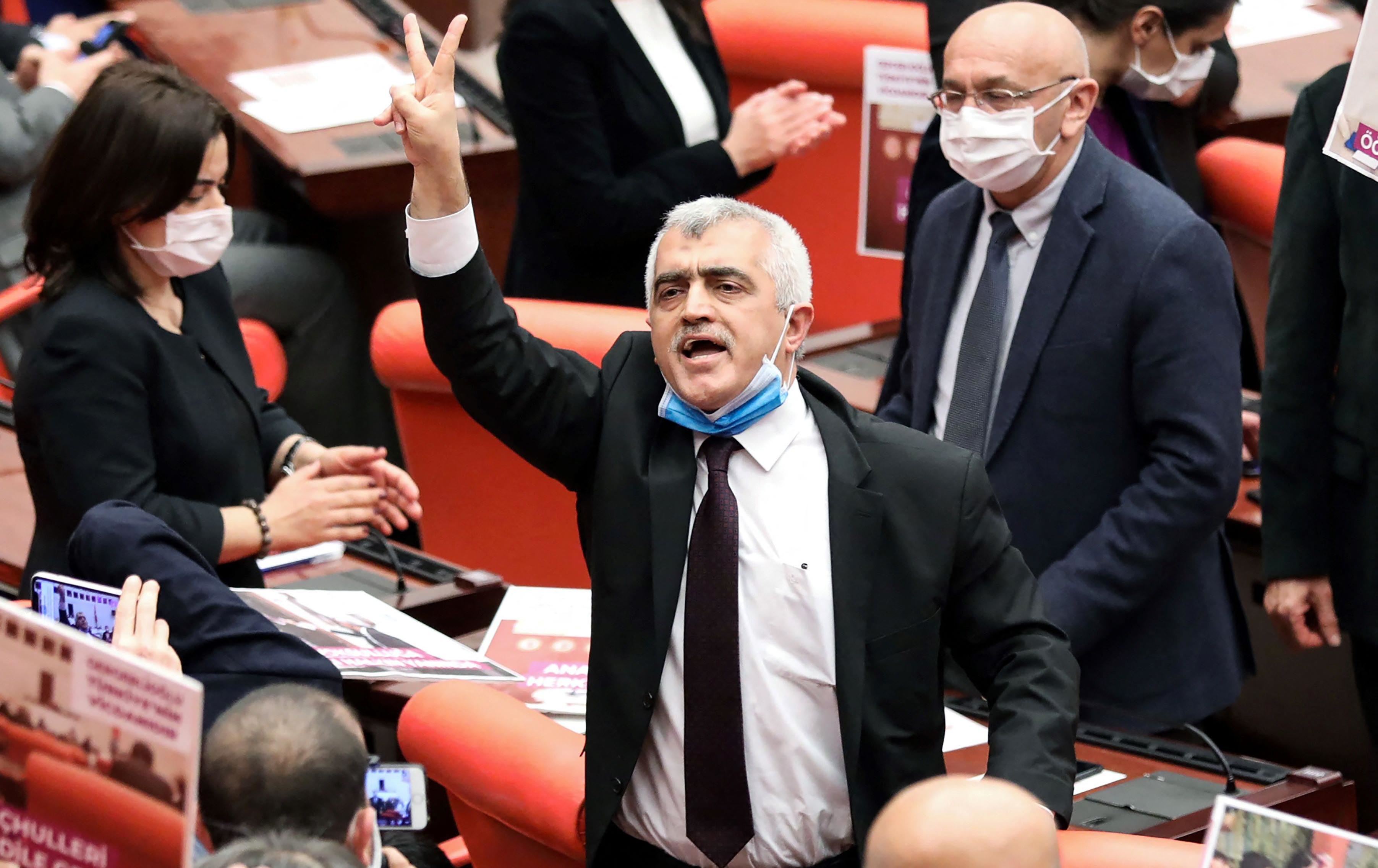 عومەر فاروق گەرگەرلیئۆغڵو دەستگیرکرا