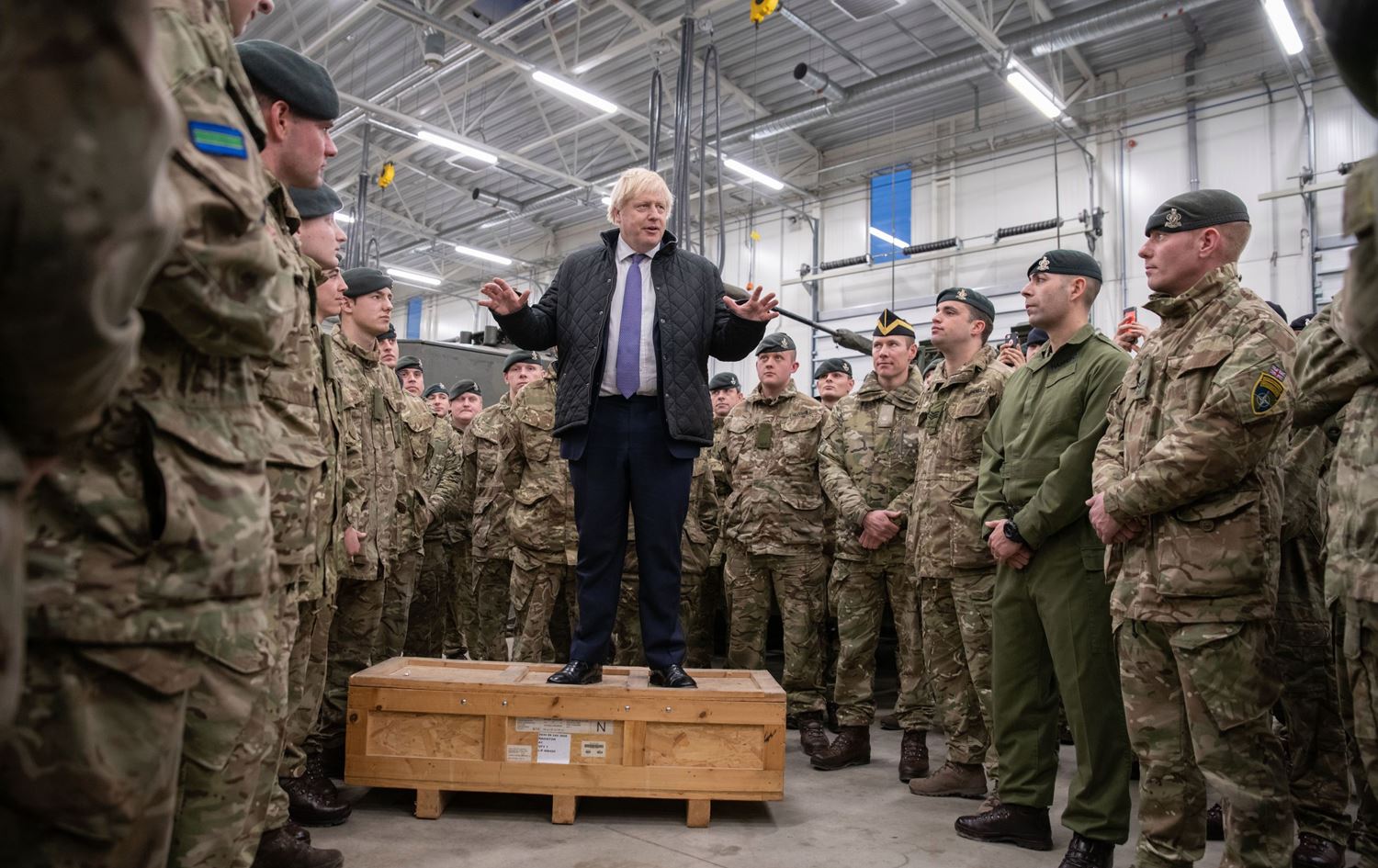 بەریتانیا بایەخ بە هێزی تەکنەلۆژی دەدات و ژمارەی سەربازەکانی کەم دەکاتەوە