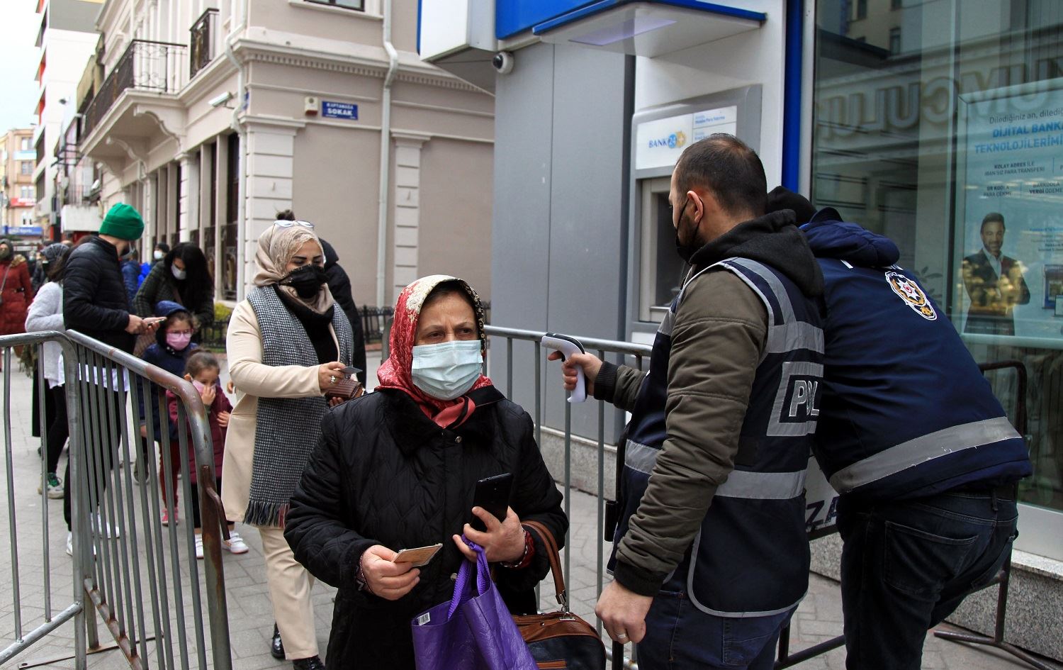 Pêleke din a Coronayê gefê li Bakurê Kurdistan û Tirkiyê dixwe