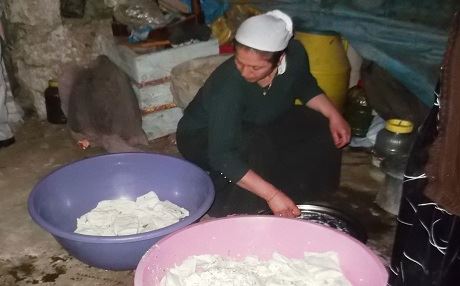 Sarinca gundiyên feqîr êdi dêr e