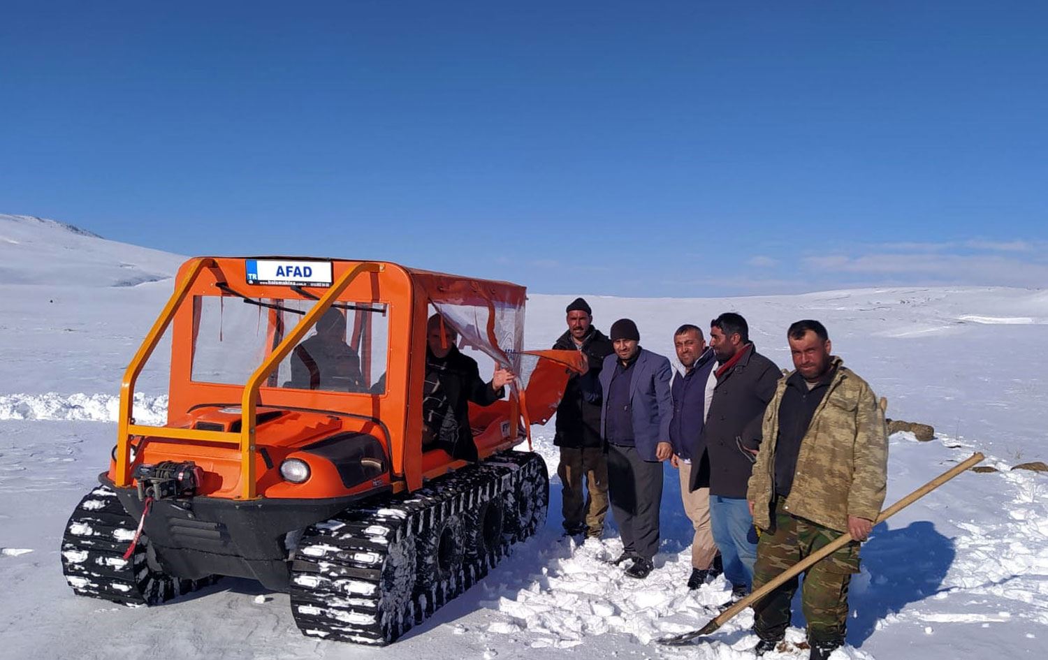 Güroymak’ta dağda mahsur kalan 14 köylü kurtarıldı