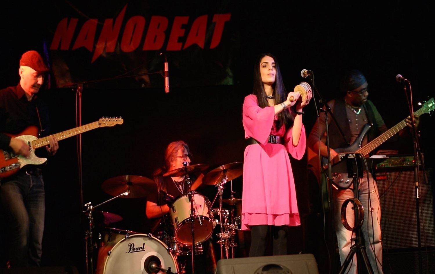 گرووپی میوزیکی نانۆبیت بە ستایلێکی نوێ گۆرانی پێشکێش دەکات