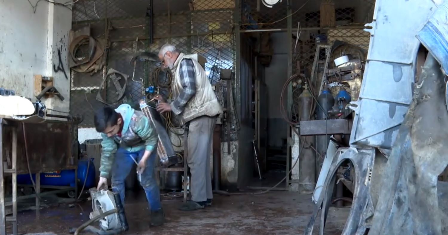 Li Rojavayê Kurdistanê zarokên karker