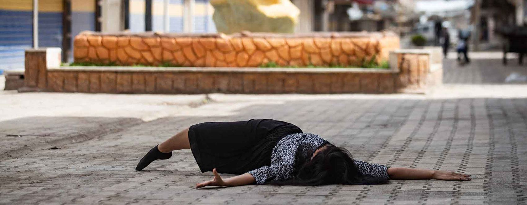 سەمای بالێ لەنێو بازاڕە چۆڵەکانی قامشلۆ