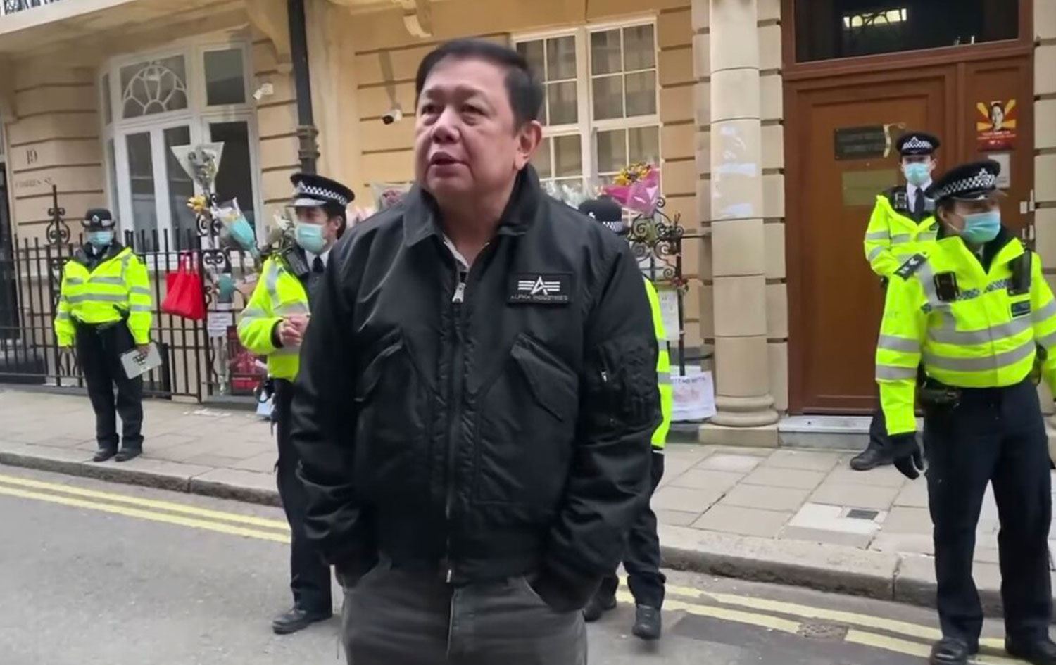 Myanmar'ın İngiltere Büyükelçisi’nin, elçilik binasına girişine izin verilmiyor