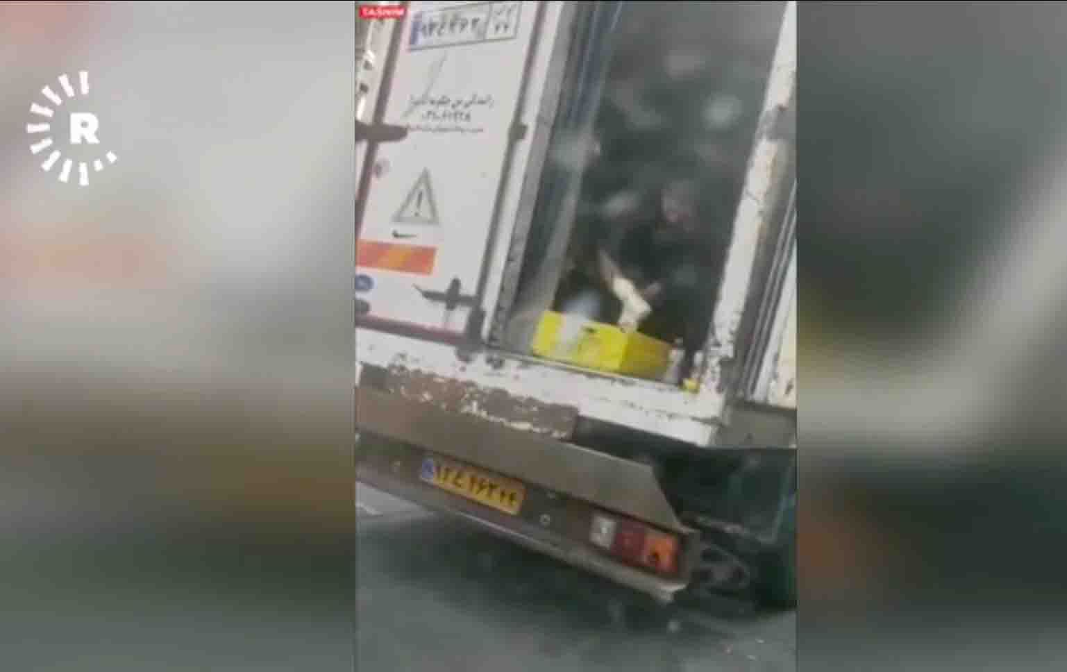 کۆمپانیایەکی گواستنەوە لە تاران ئاو تێکەڵی شیر دەکات