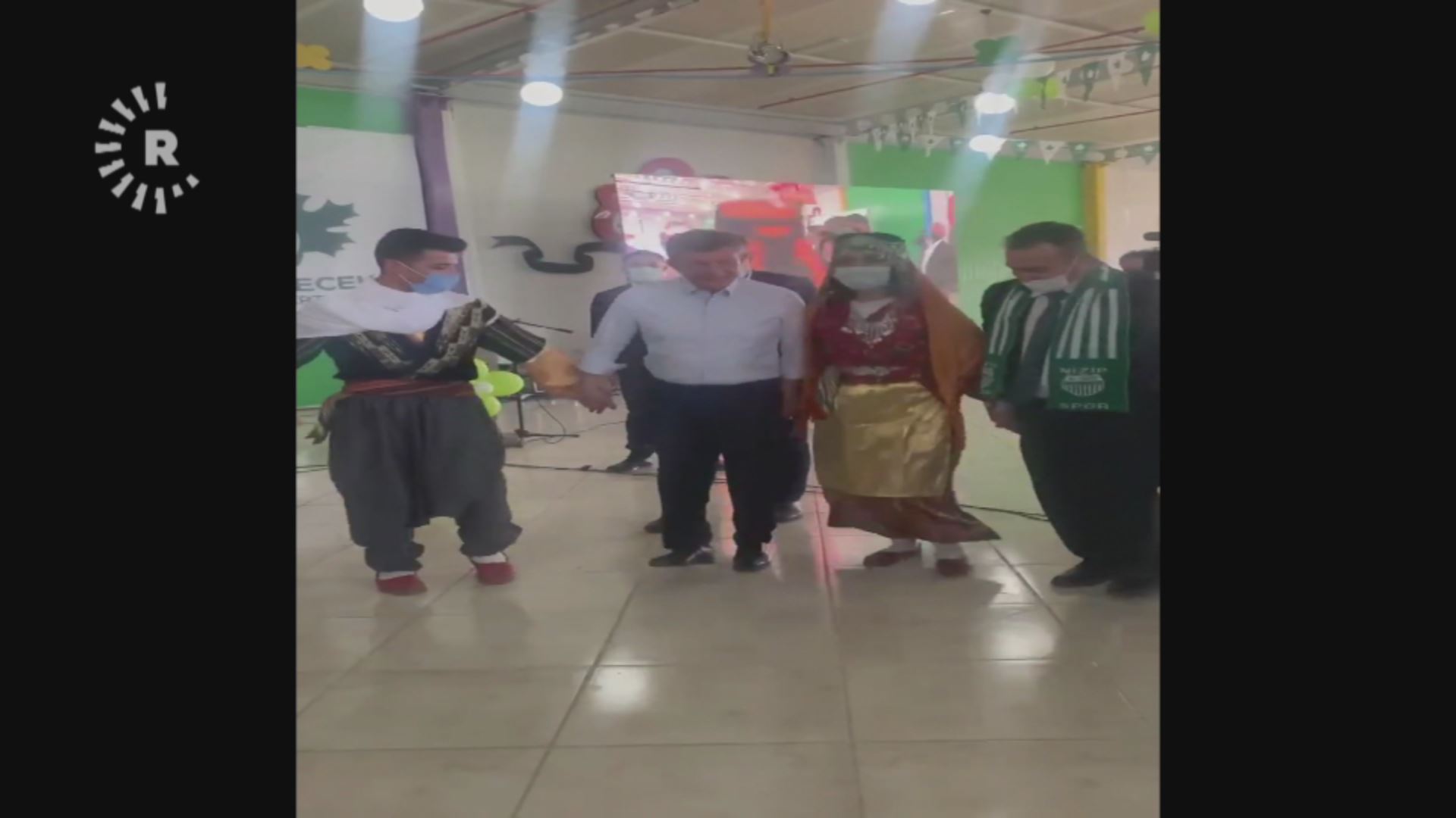 ئەحمەد داوودئۆغڵو لە رووها هەڵپەڕکێی کوردیی دەکات