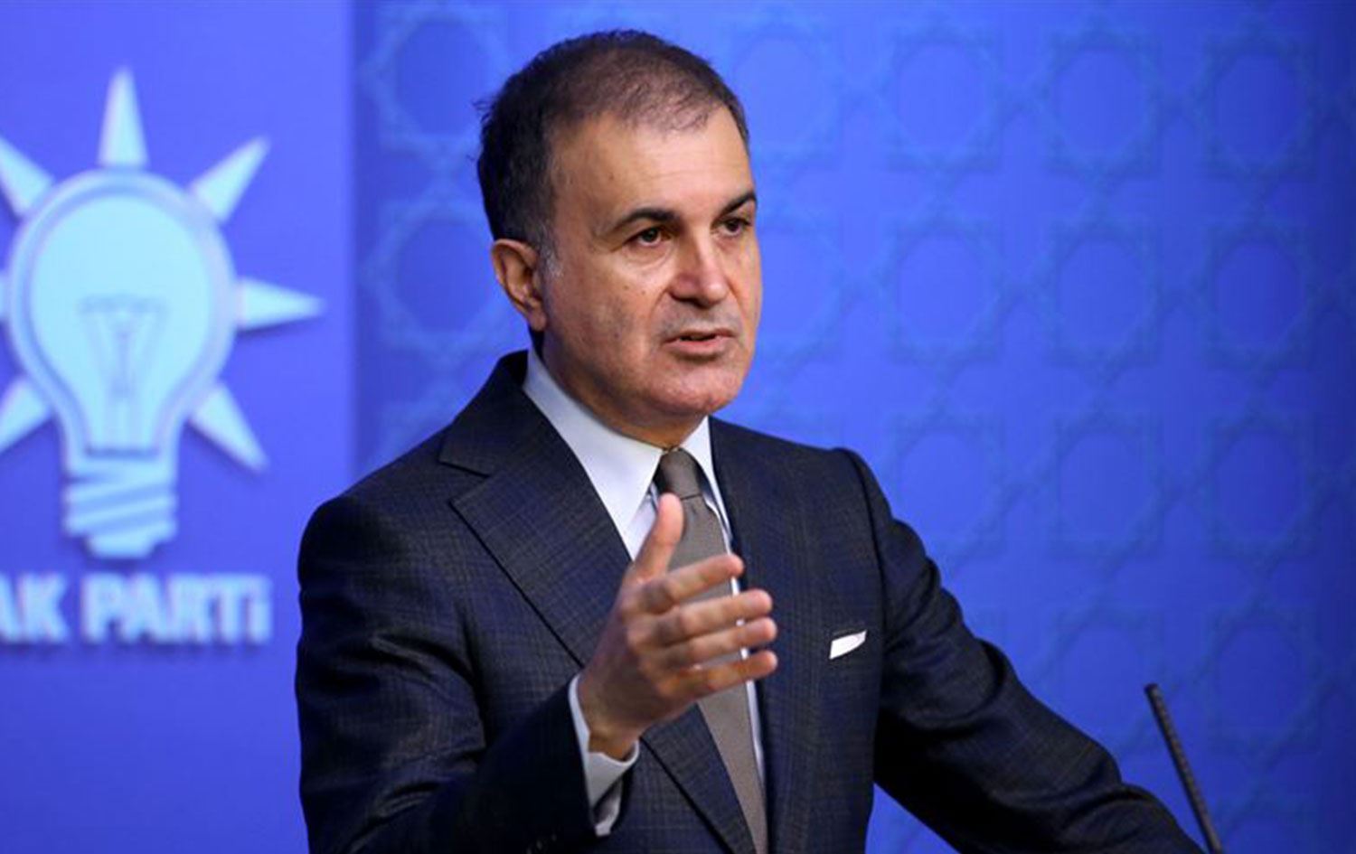 AK Parti Sözcüsü: Suriye’den Ukrayna’ya silahlı radikallerin taşınacağı iddiası mantıksız