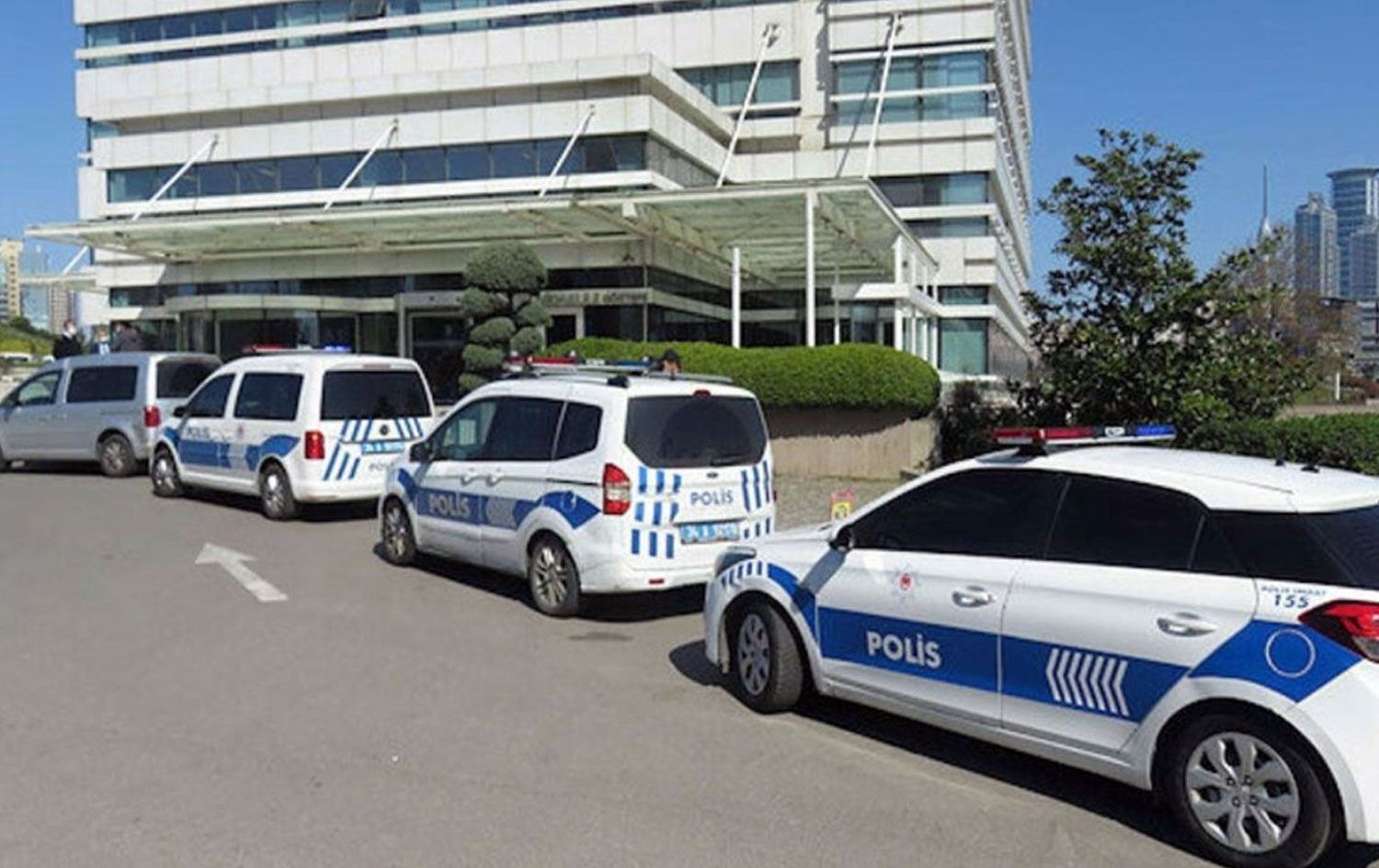 Li 8 bajaran operasyona ‘pareyên elektronîk’: 62 kes hatin girtin