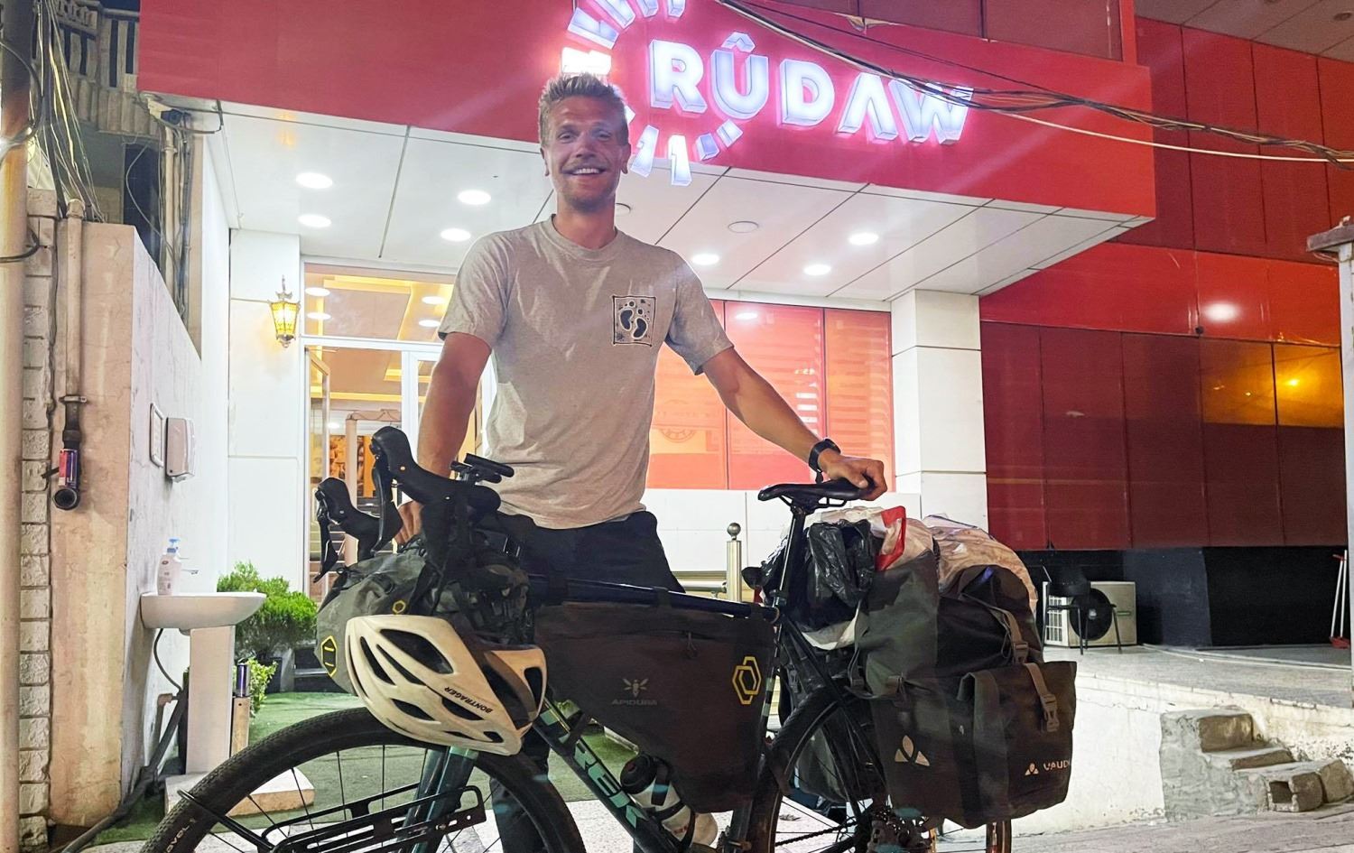 Belçikalı genç bisiklet ile 293 günde Erbil’e ulaştı