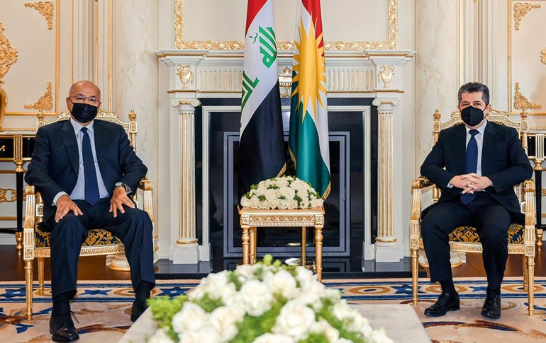 مەسرور بارزانی، سەرۆكوەزیرانی هەرێمی كوردستان لە هەولێر پێشوازی لە بەرهەم ساڵح، سەرۆككۆماری عێراق کرد 