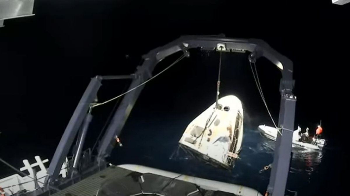 Görevlerini tamamlayan 4 astronot Dünya'ya ulaştı