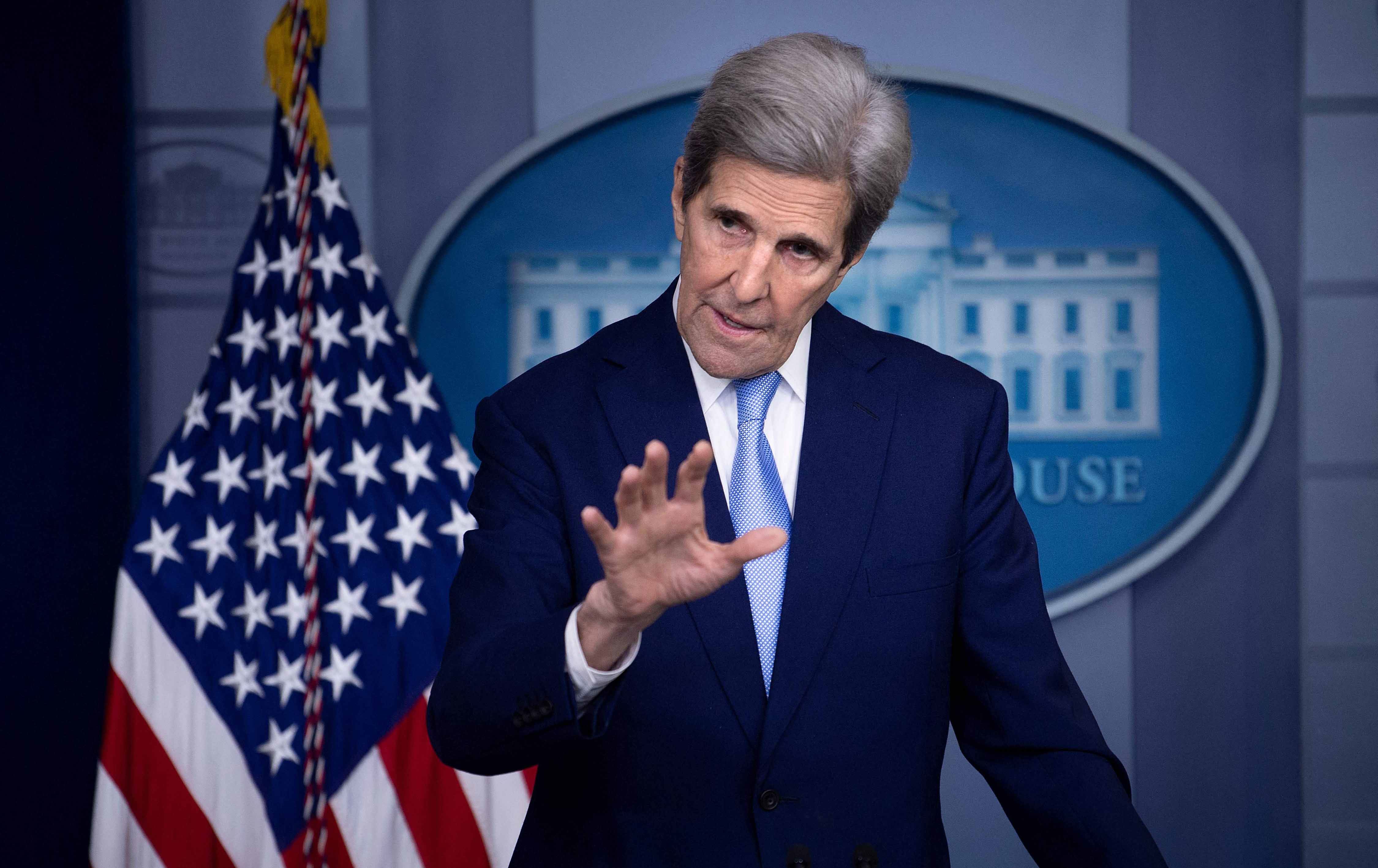 کۆمارییەکان داوای روونکردنەوە لە جۆن کێری دەکەن