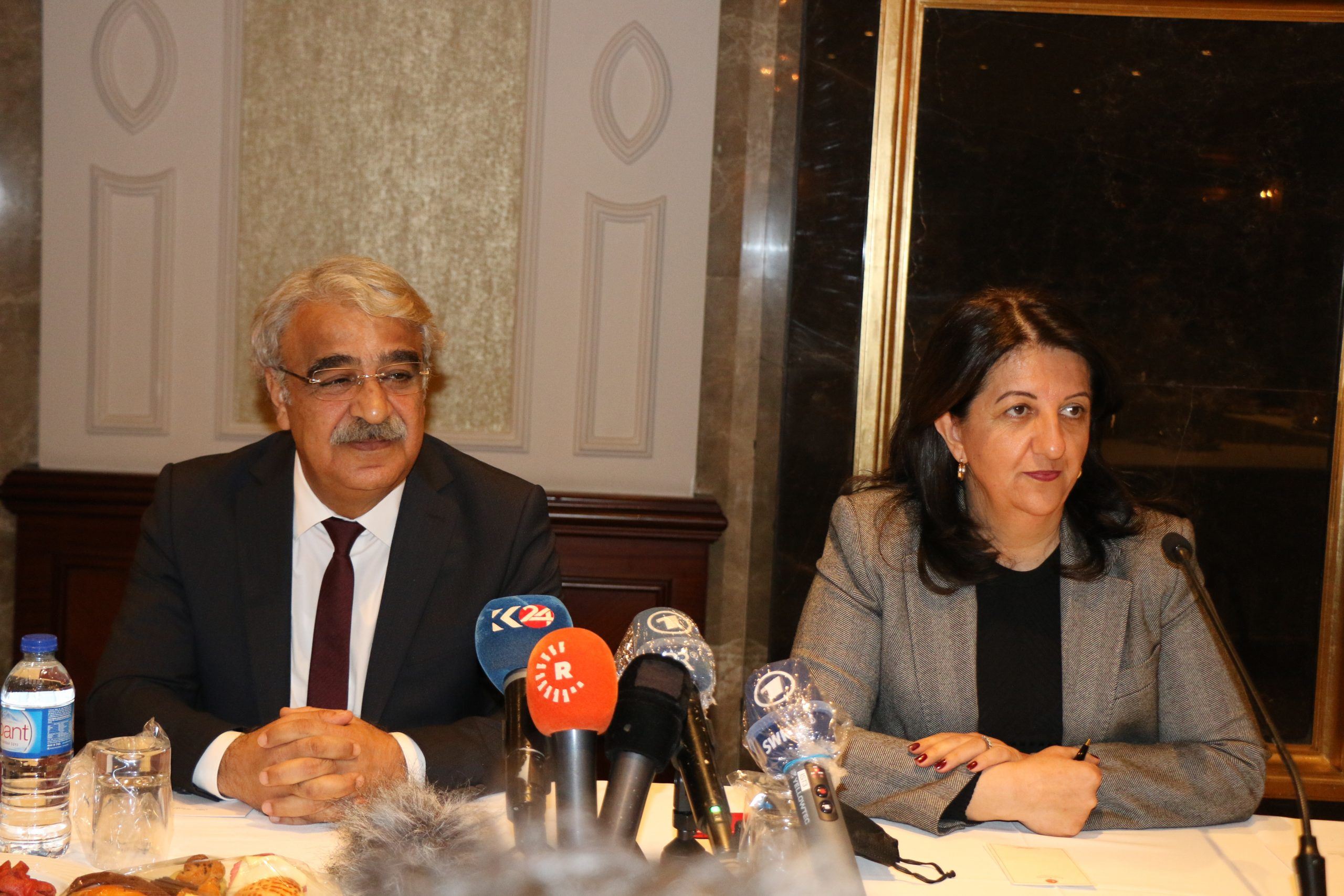 HDP: Li şûna aştiyê şer ferz dikin