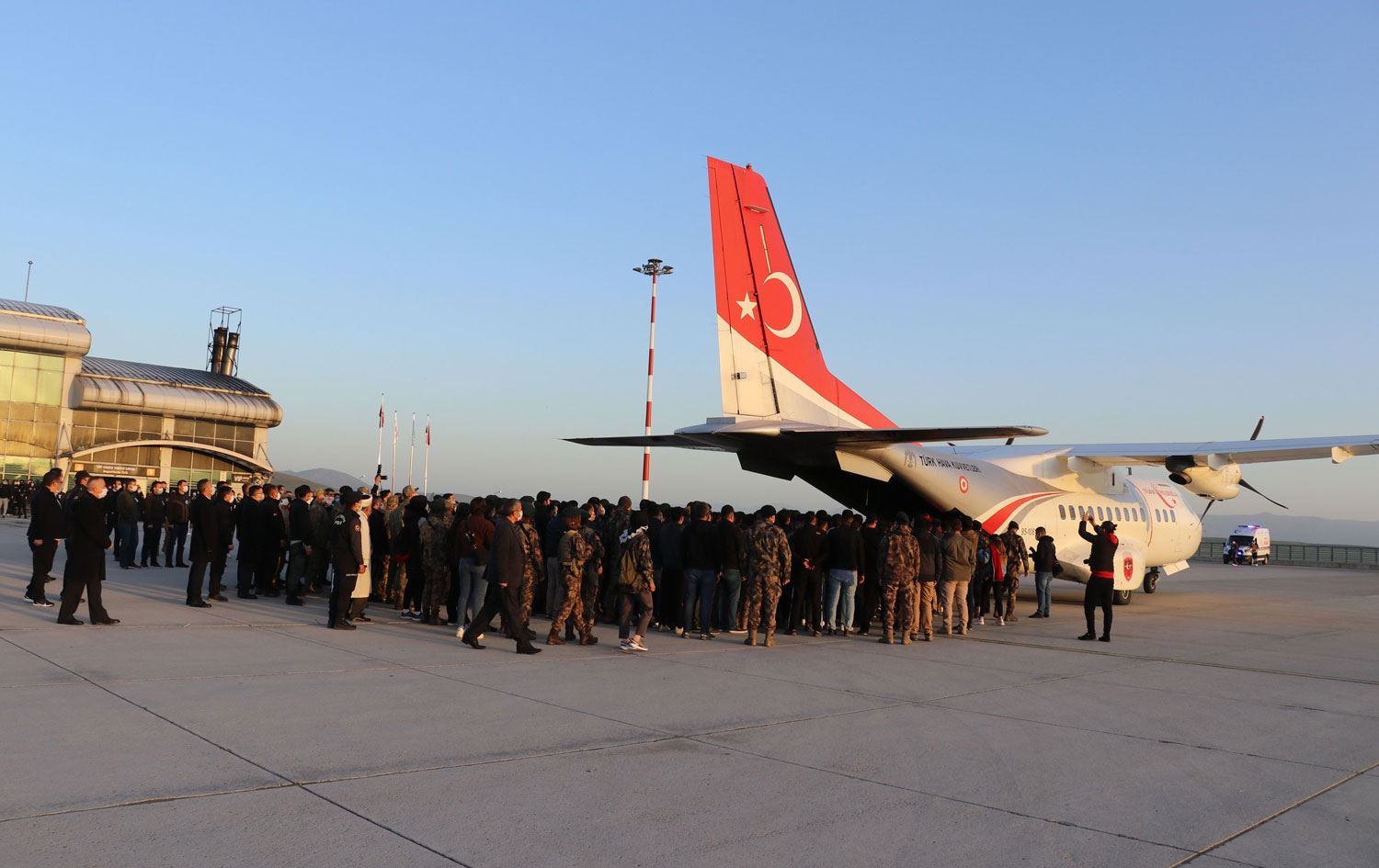 Türkiye-İran sınırında bir özel harekat polisi hayatını kaybetti