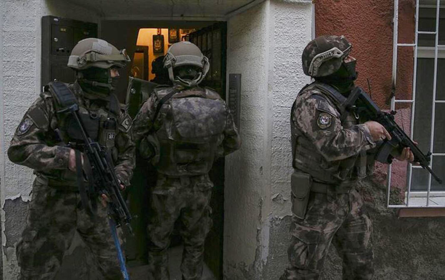 Li Mêrdînê 3 endam û rêveberên HDPê hatin desteserkirin