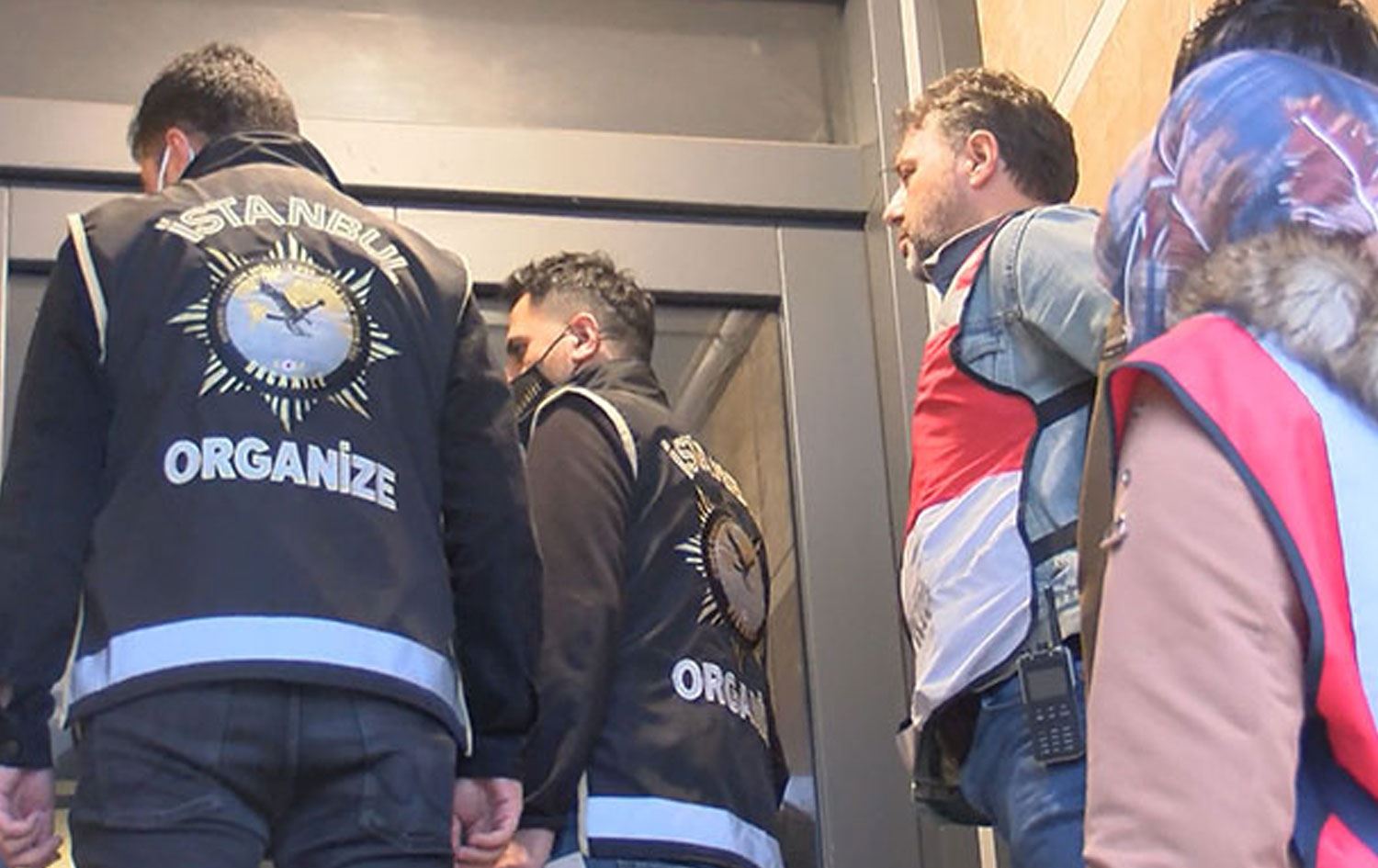 Ege ve Akdeniz bölgelerinde suç örgütlerine operasyon