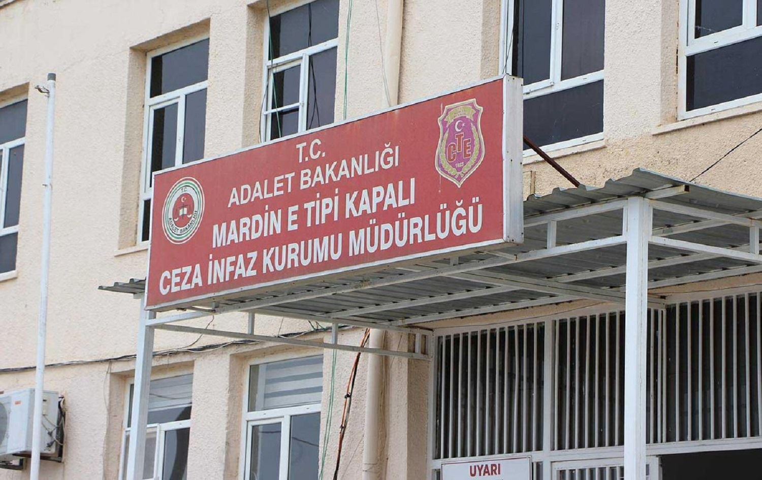 Baroya Mêrdînê: Li girtîgeha Mêrdînê metirsiya Coronayê zêde ye