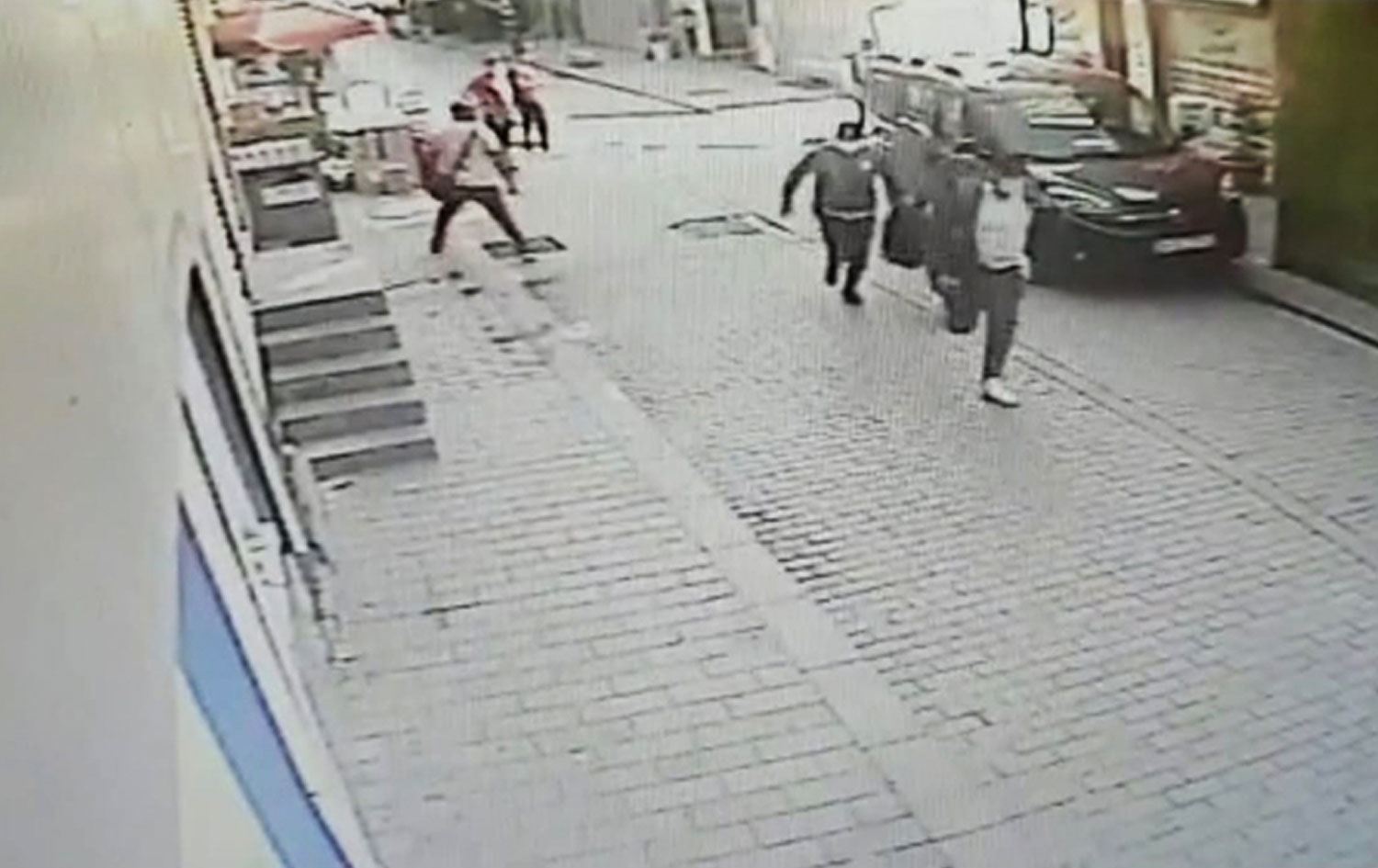 İstanbul’da altın toptancısına soygun girişimi: Şüphelilerden 3’ü polis çıktı