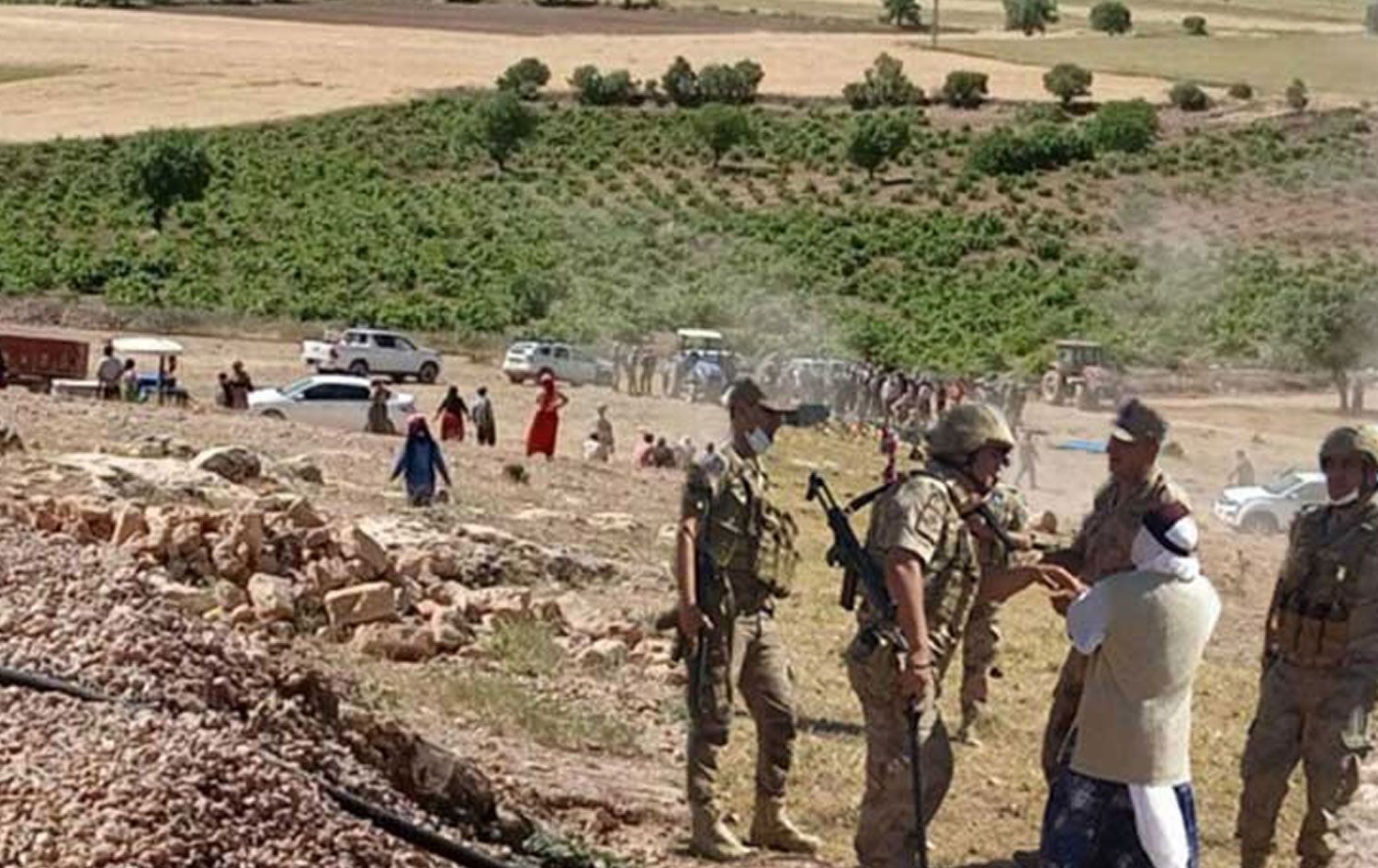 Mardin’de çiftçiler ile DEDAŞ arasında gerginlik: Trafolar söküldü