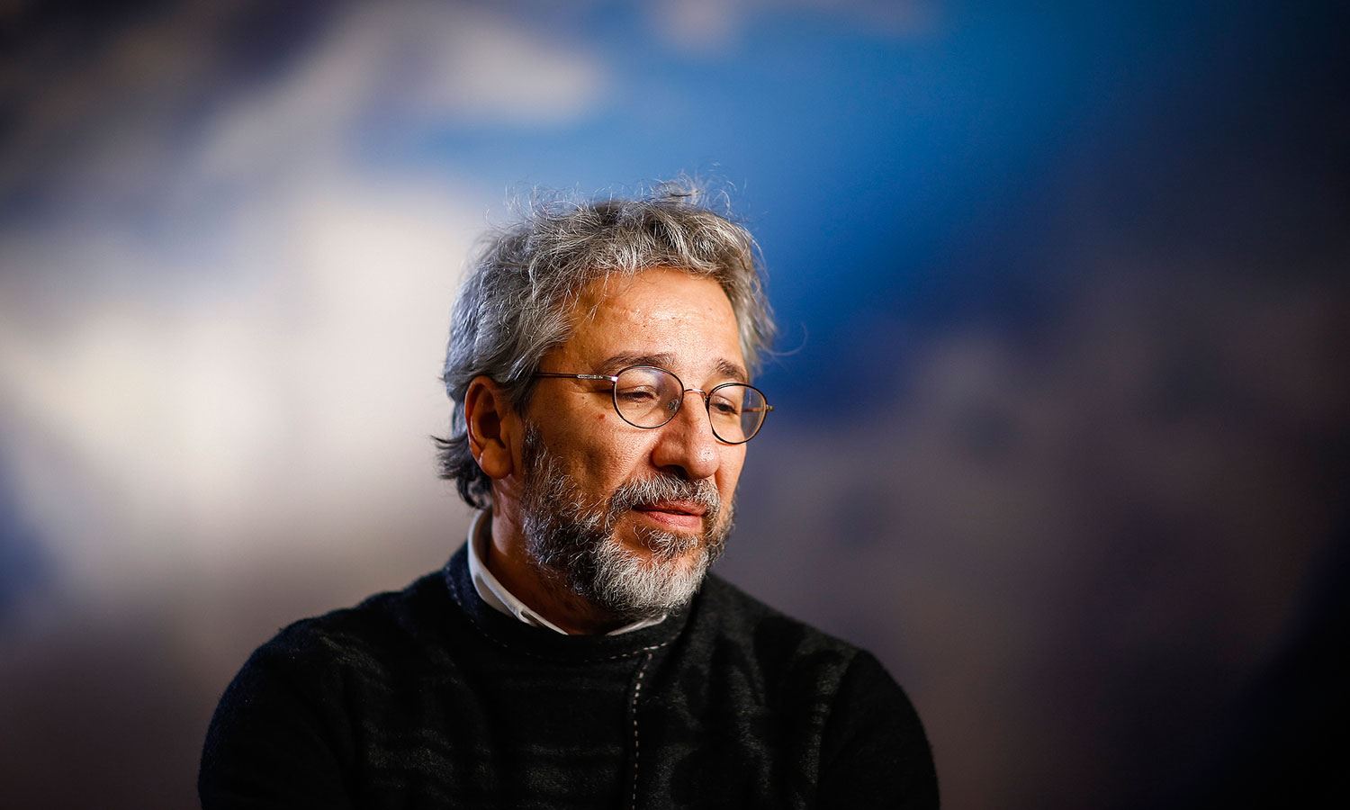 Gazeteci Can Dündar hakkında kırmızı bültenle arama kararı çıkarıldı