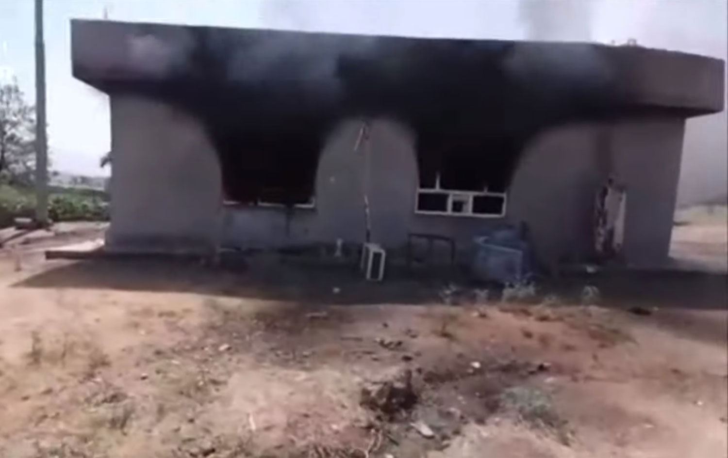 Dinarte Kasabası Müdürü: PKK’lileri içeri almayan köylünün evi ateşe verildi