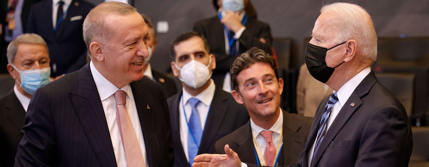 تەوقە و گفتوگۆی سەرکردەکان لە لووتکەی ناتۆ