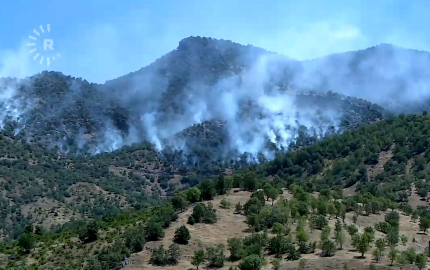 Ji ber bombebarana Tirkiyê agir bi derdora çend gundên Kanî Masê ket