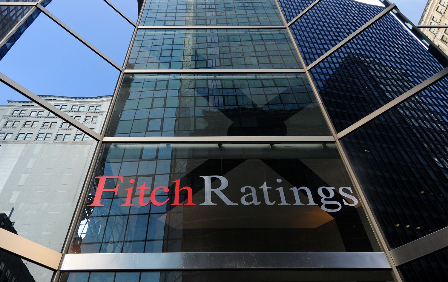 Fitch, Türkiye için büyüme beklentisini düşürdü