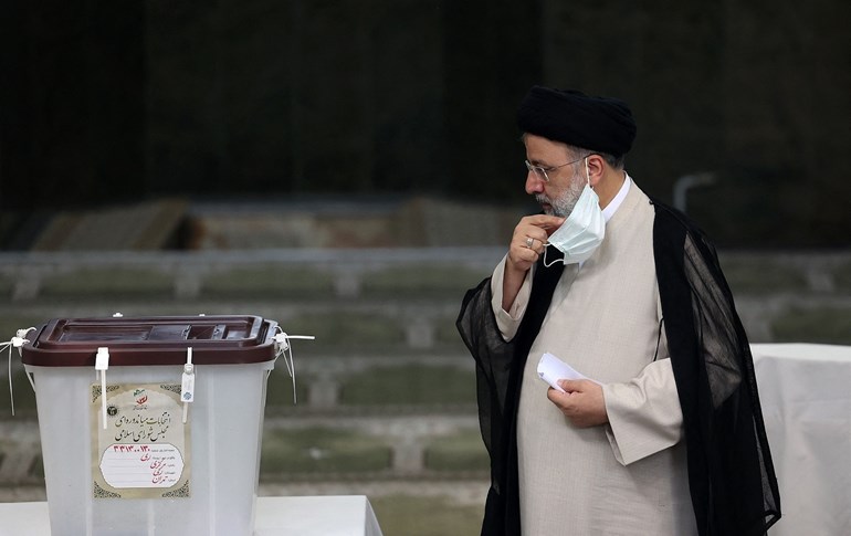 Îbrahîm Reîsî di dema dengdanê de li Tehranê. Wêne: Atta Kenare/AFP