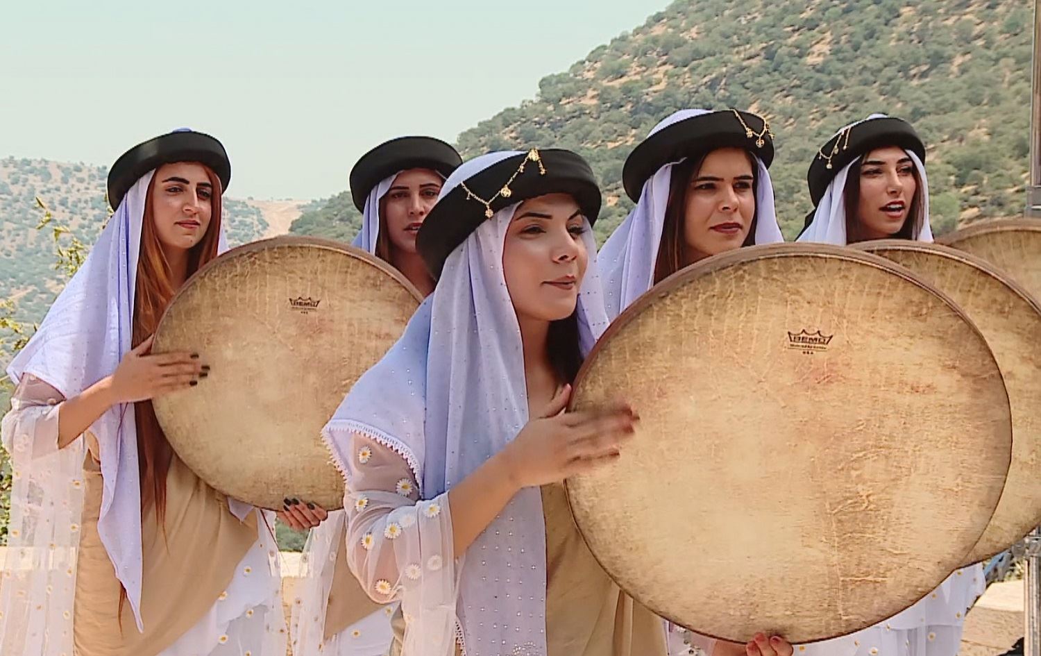 Rojîn ligel 500 Kurdên Êzidî klîpekê amade dike