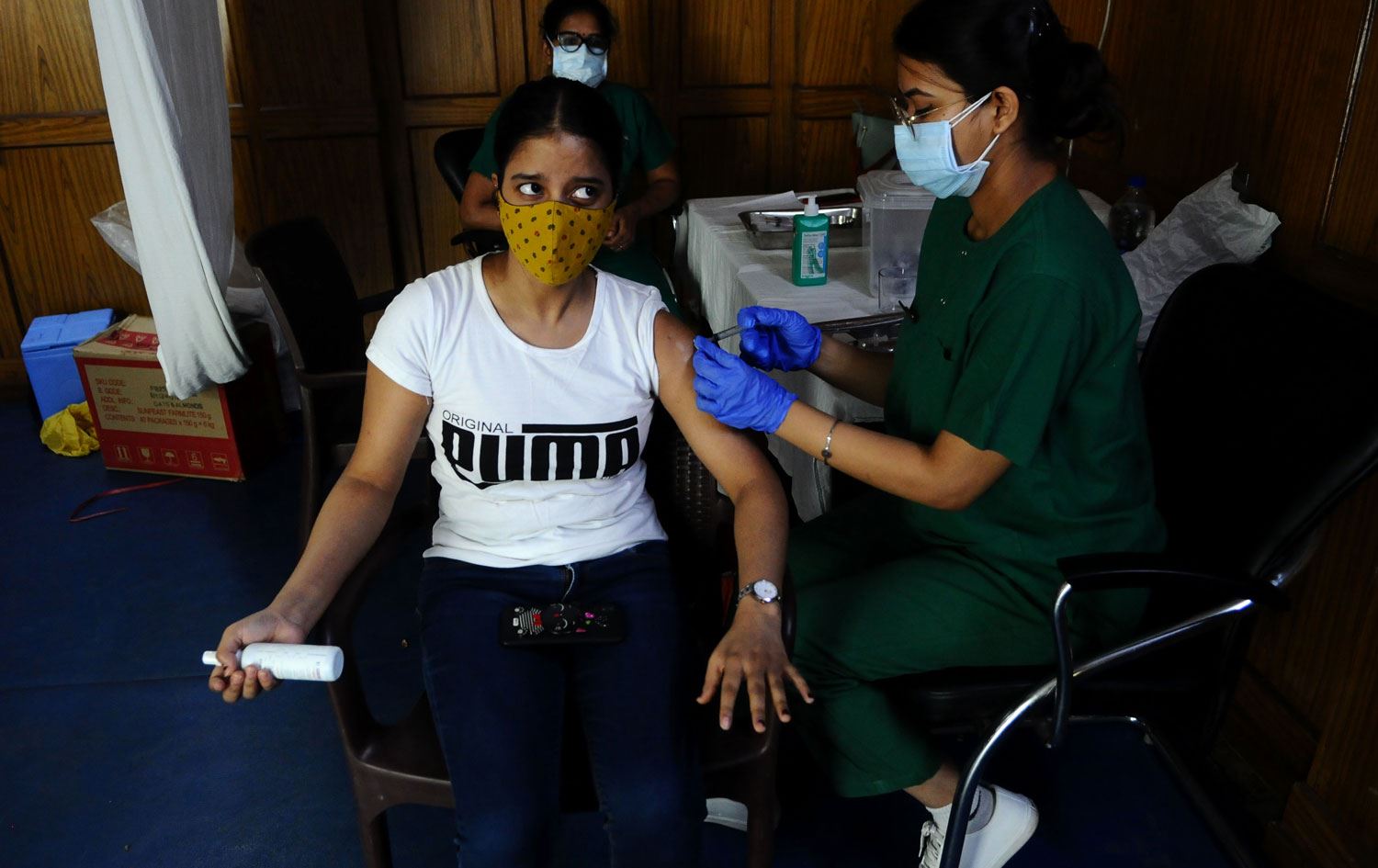 ‘Delta Plus virüsüne yakalanmak için bir hastanın yanından maskesiz geçmek yeterli’