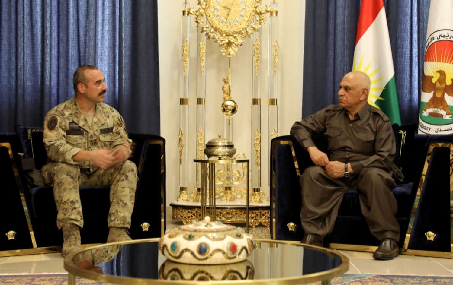 شێخ جەعفەر باسی بنکەی مەشقی پێشمەرگە لەگەڵ فەرماندەی هێزەکانی ئیتاڵیا دەکات