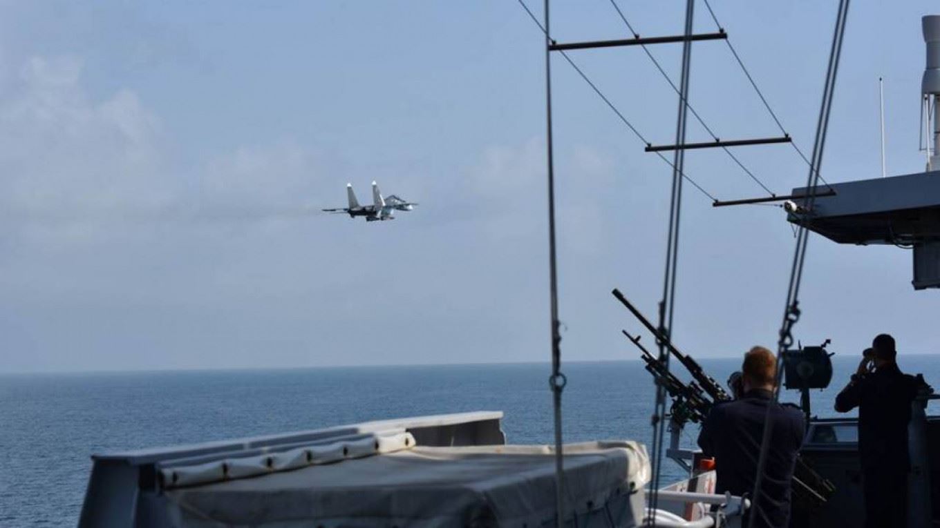 Rûsyayê keştiya şer a Holandayê li Deryaya Reş bêzar kir