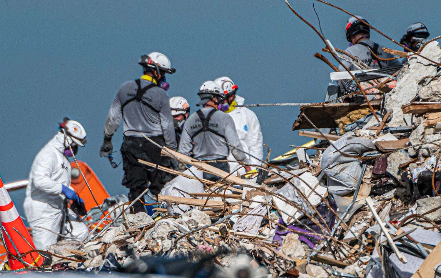 دوو تەرمی دیکە لەژێر داروپەردووی باڵەخانەکەی فلۆریدا دۆزرانەوە